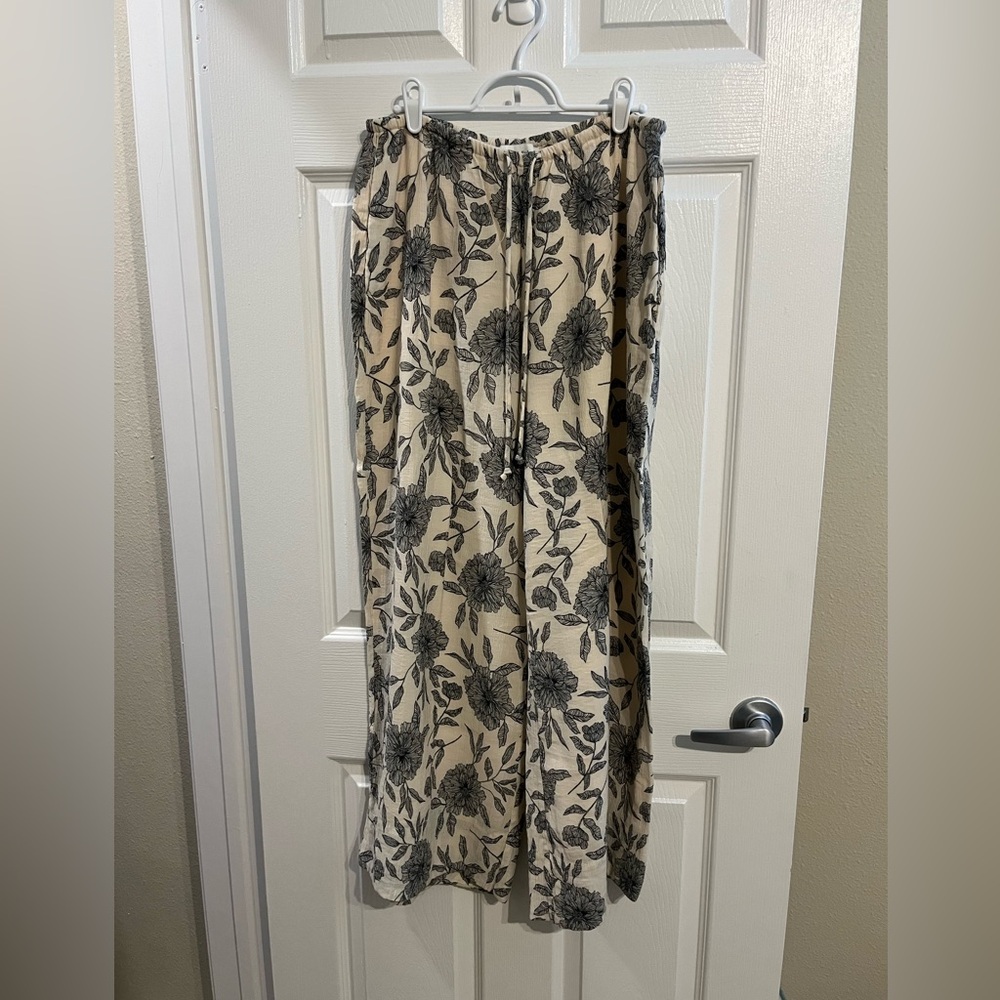 Abercrombie & Fitch Patterned Wide Leg Pants